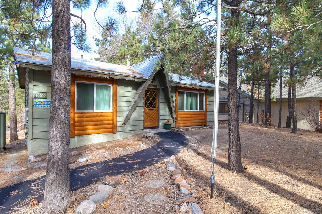 Hillcrest Retreat - thumb 0