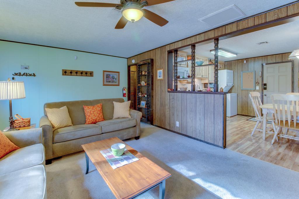 Hillcrest Retreat - thumb 1