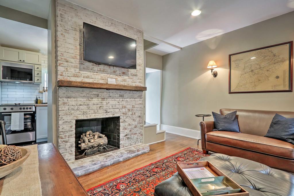 Historic Trinity Home In Center City, Free Parking - thumb 2