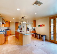 Hollywood Celebrity Estate - Accommodation Seattle