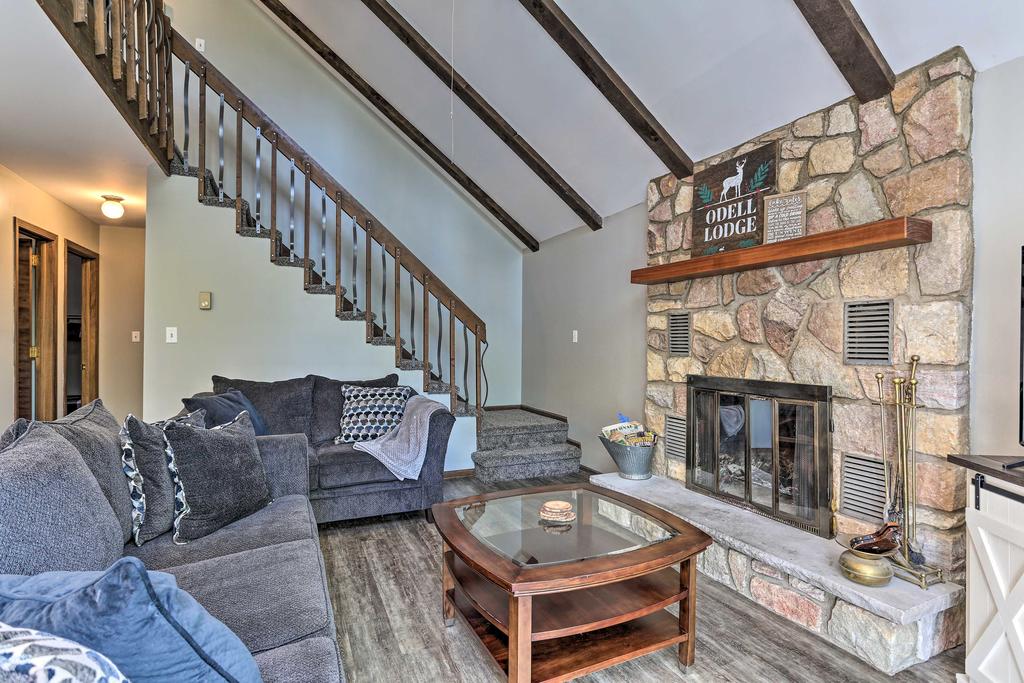 Home With Fire Pit & Game Room, 400ft To Lake! - thumb 3