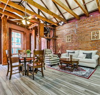 Hosteeva Charming Historic FrÐµnch Quarter Condos - Accommodation Seattle