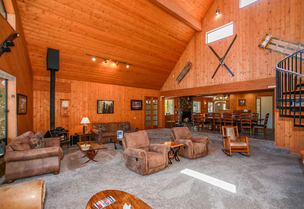 Hudson Bay Lakefront - thumb 3