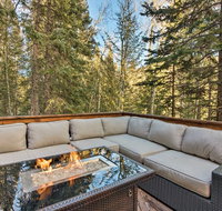 Idaho Springs Cabin with Hot Tub on half Acre - Accommodation Seattle