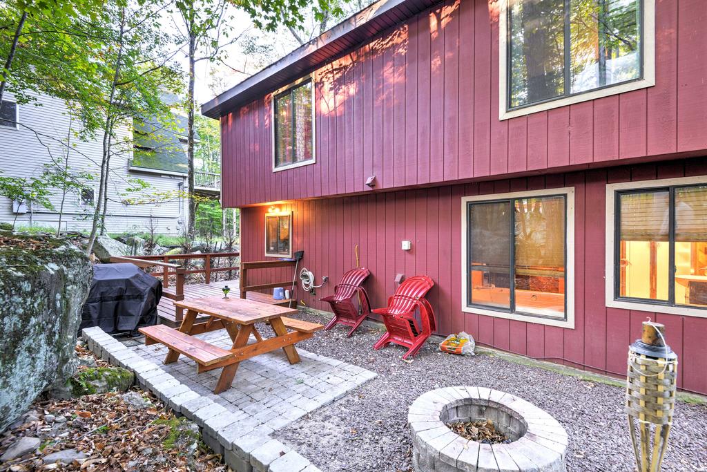 Lake Ariel Home With Beach Access, Deck, BBQ &Firepit - thumb 1