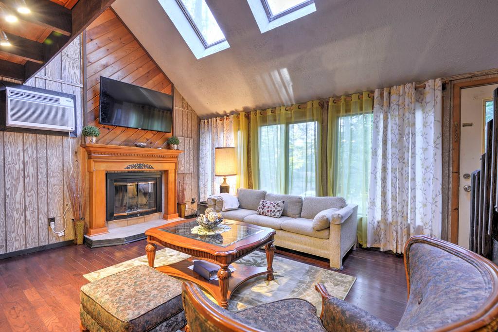 Lake Ariel Home With Beach Access, Deck, BBQ &Firepit - thumb 0