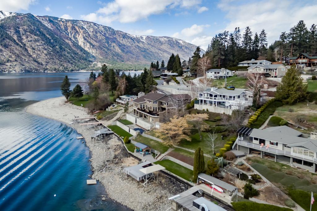 Lakefront Getaway - thumb 2