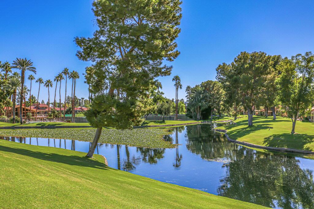 Lakefront Tennis Club Condo - thumb 2