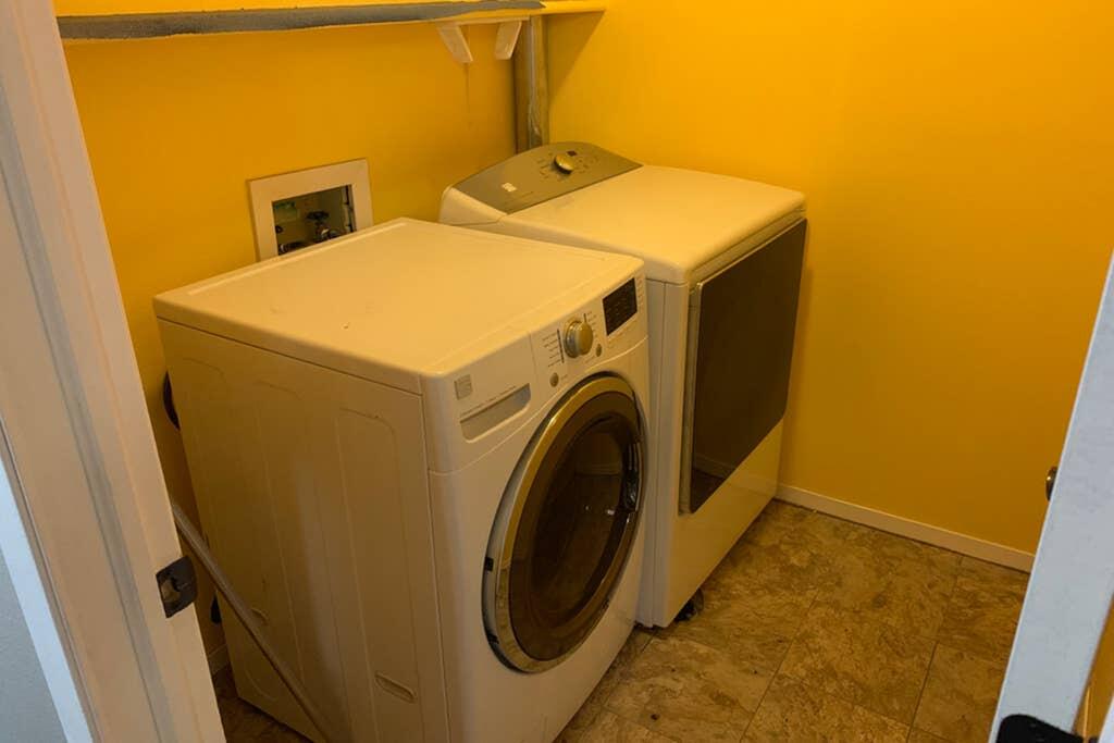 Large Furnished Beautiful Home 5Bed 3Ba - thumb 1