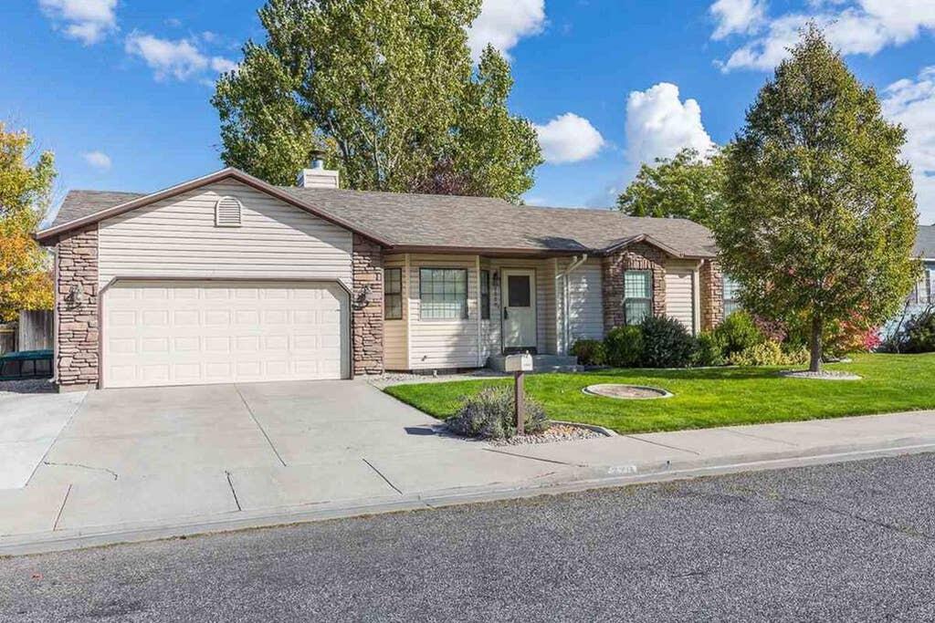 Large Furnished Beautiful Home 5Bed 3Ba - thumb 0