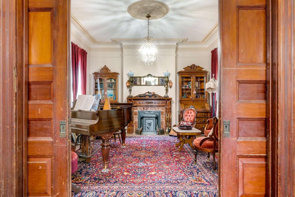 Macrum Manor - thumb 2