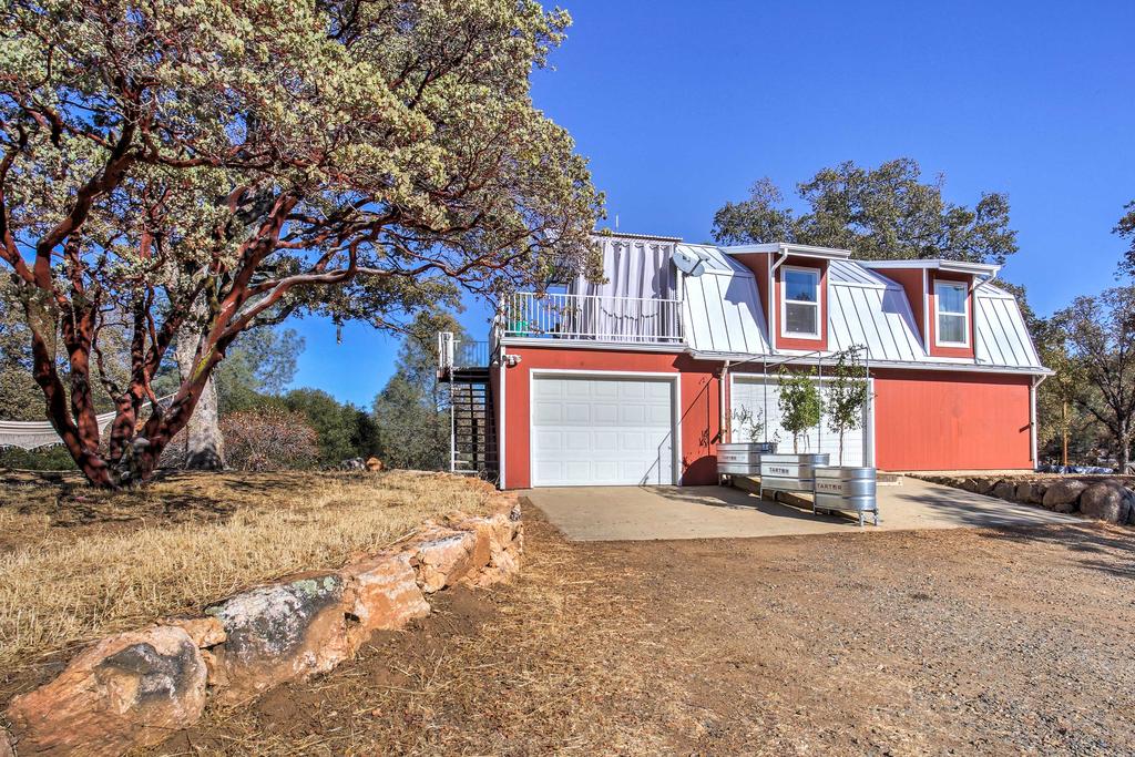 Mariposa Home With Furnished Patio & Sierra Mtn Views - thumb 1