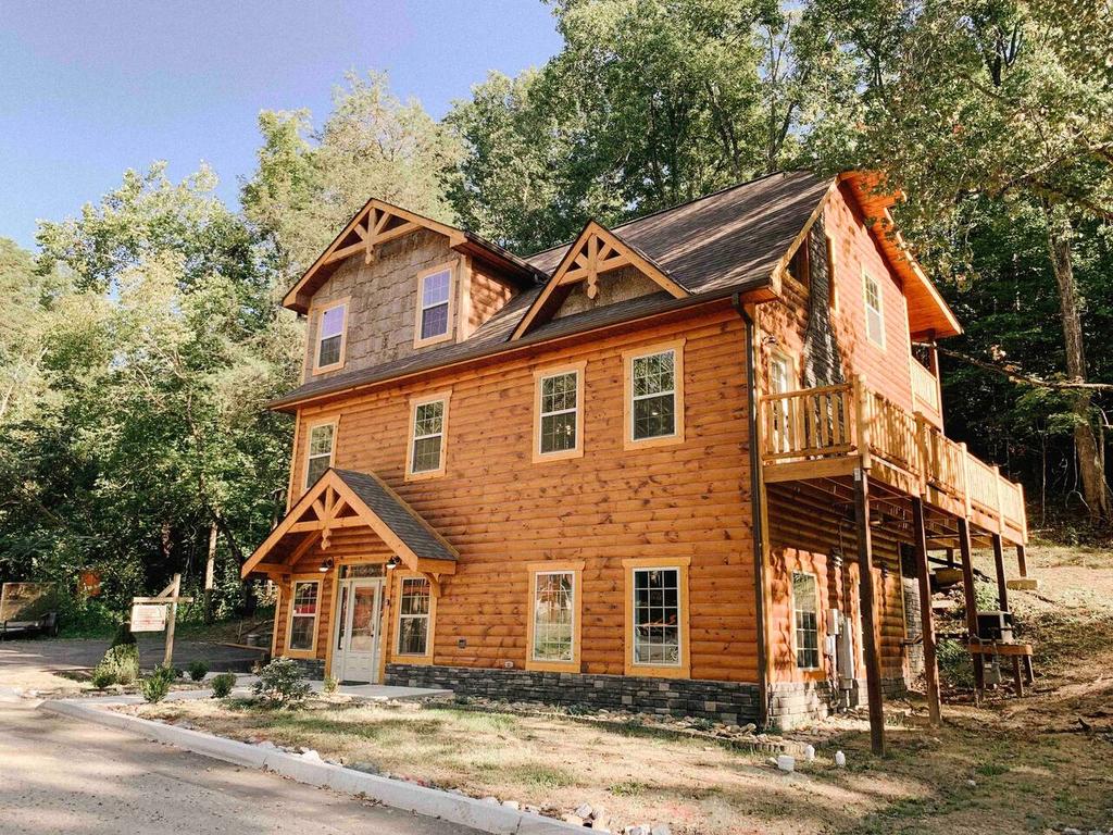 Mirror Pond - Heated Indoor Pool, Hot Tub, Theater Room, Arcade Game Room - thumb 0