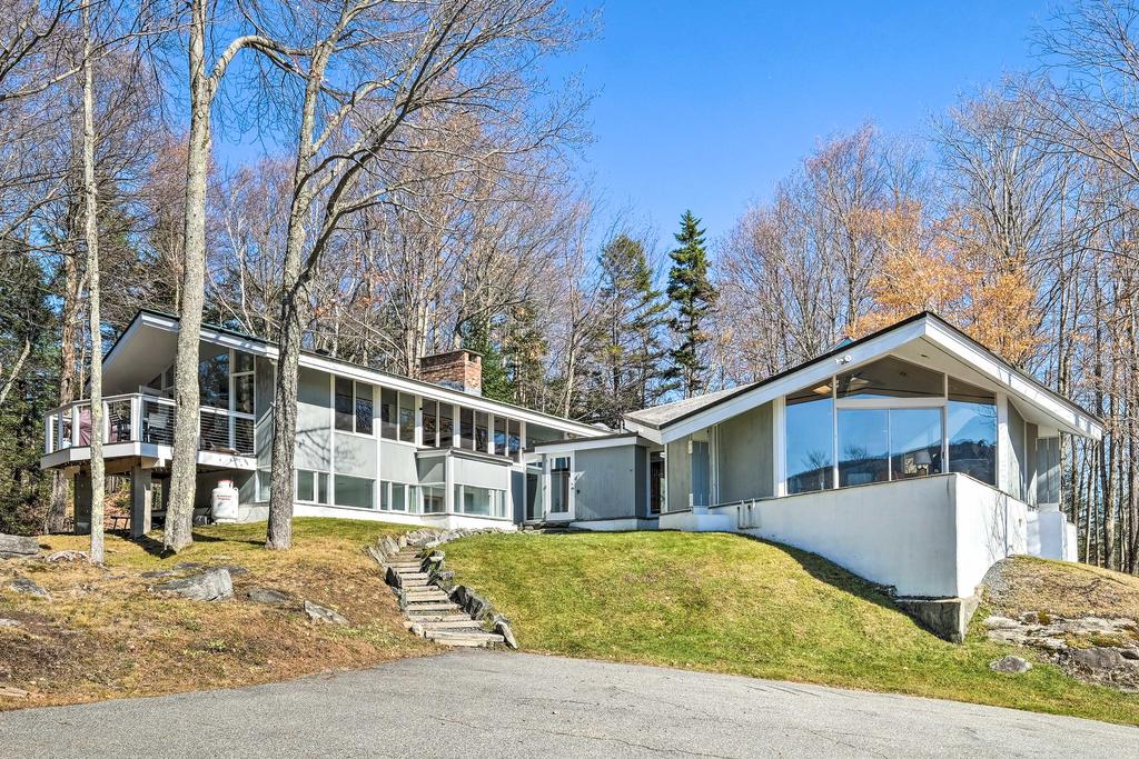 Modern Family Getaway With Mt Snow View Less Than 1 Mi To Lift - thumb 0