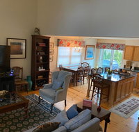 Modern Lakehouse Retreat  Great for groups - Accommodation Seattle