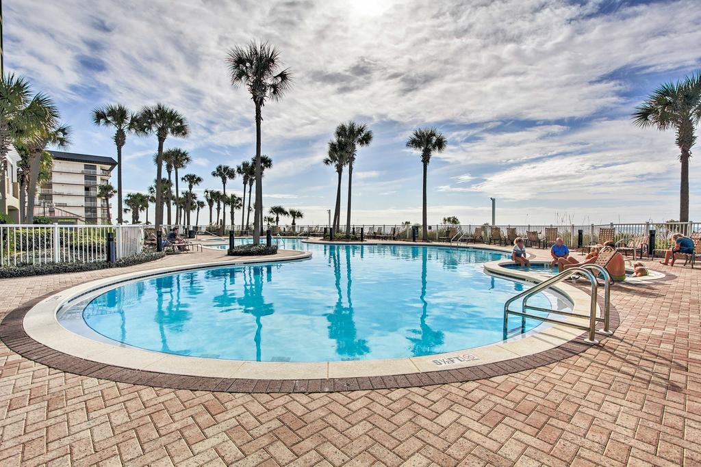 Modern PCB Condo W/ Amenities + Beach Access! - thumb 2