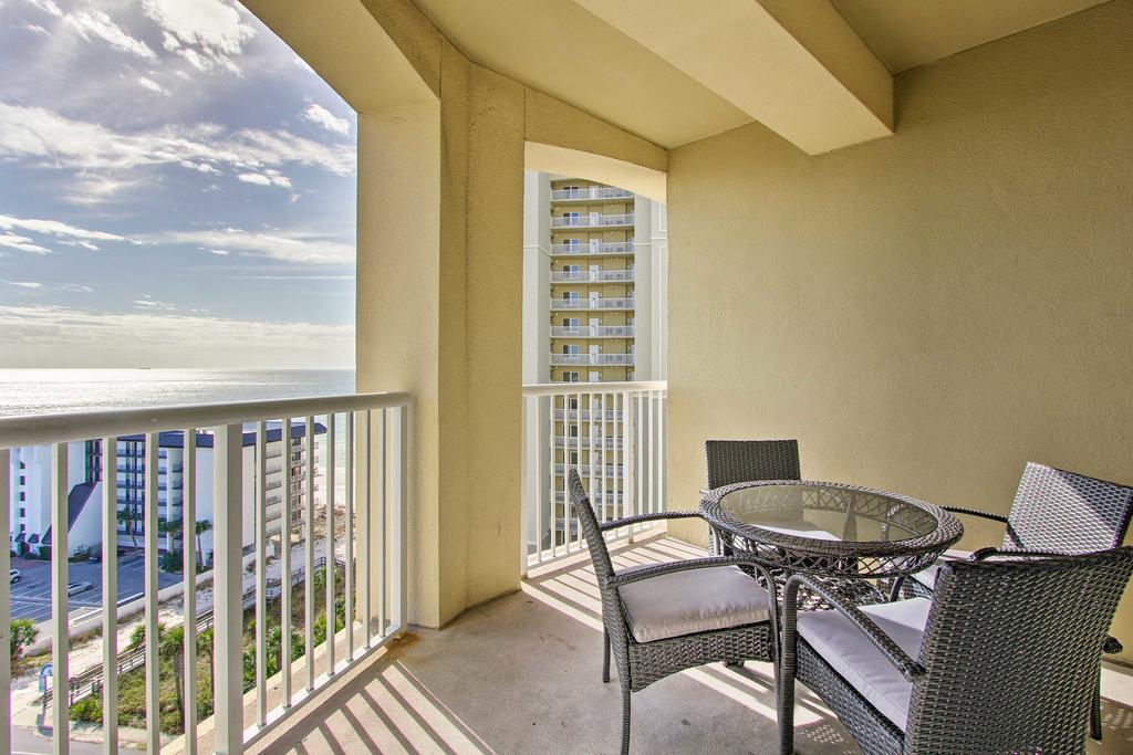 Modern PCB Condo W/ Amenities + Beach Access! - thumb 0