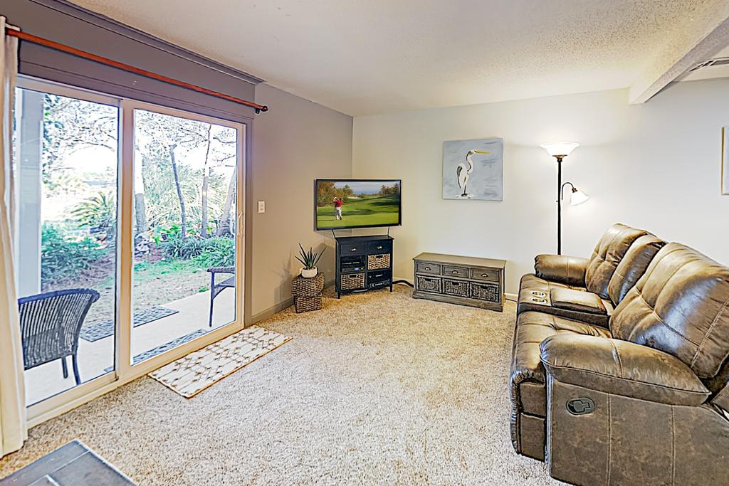 New Listing! Beachside Townhouse, 1 Block To Waves Townhouse - thumb 0