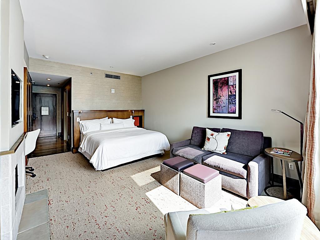 New Listing! Riverfront Resort Studio W/ Heated Pool - Gondola To Slopes! - thumb 0