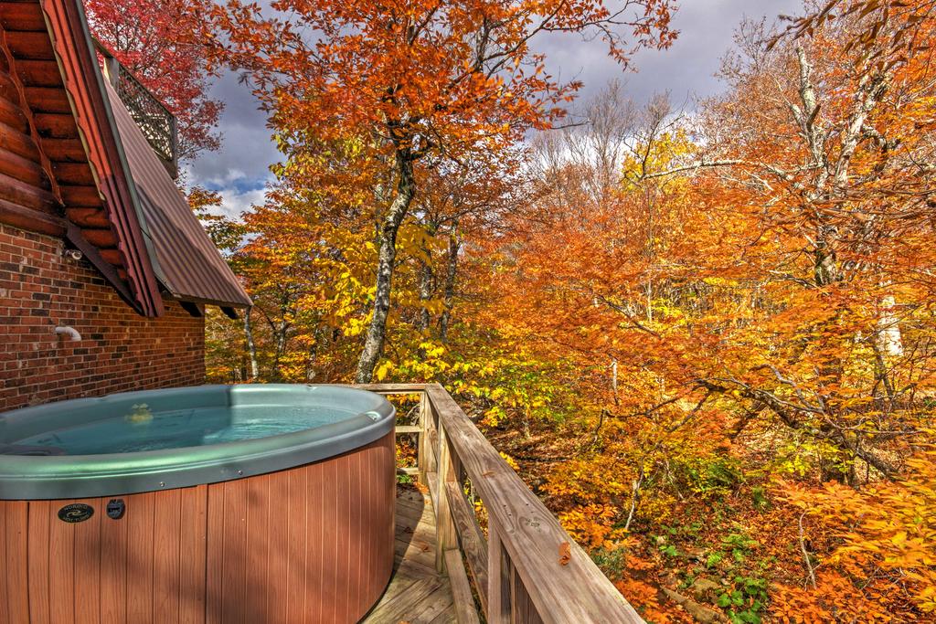 Peaceful Slopeside Beech Mountain Cabin With Hot Tub! - thumb 2