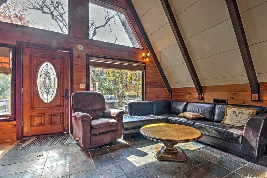Peaceful Slopeside Beech Mountain Cabin With Hot Tub! - thumb 3