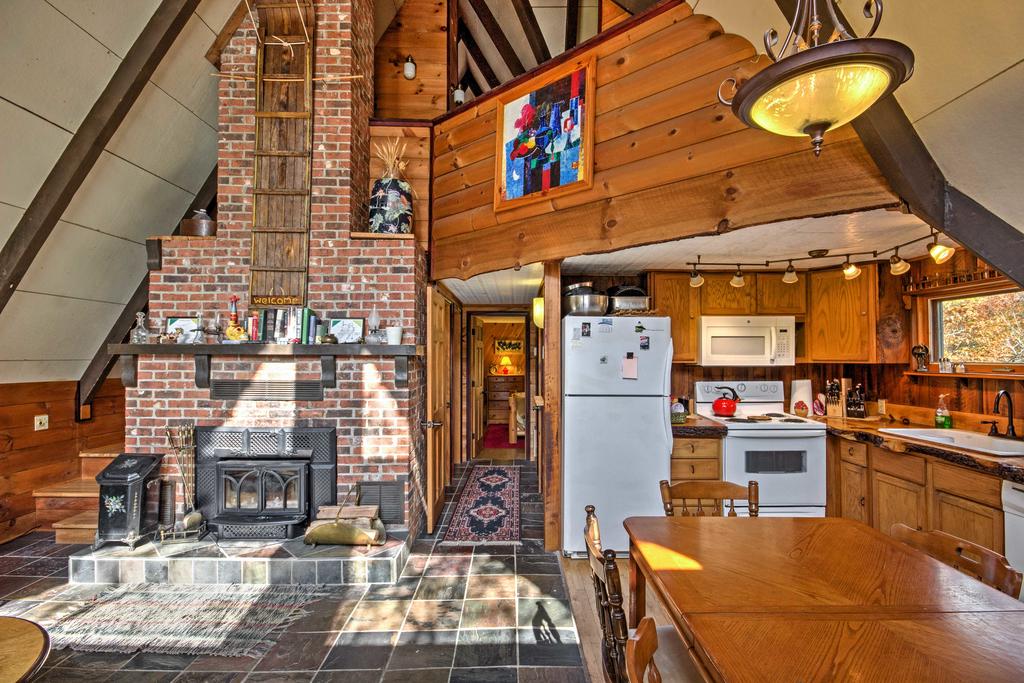 Peaceful Slopeside Beech Mountain Cabin With Hot Tub! - thumb 1