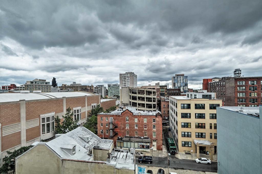 Philly Condo, Walk To Reading Terminal Market - thumb 2