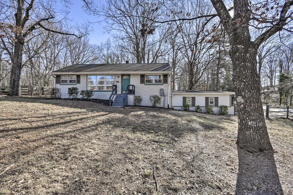 Quaint Family Home, 4 Mi To Dtwn Greensboro! - thumb 2