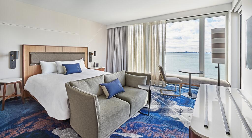 Sable At Navy Pier Chicago, Curio Collection By Hilton - thumb 1