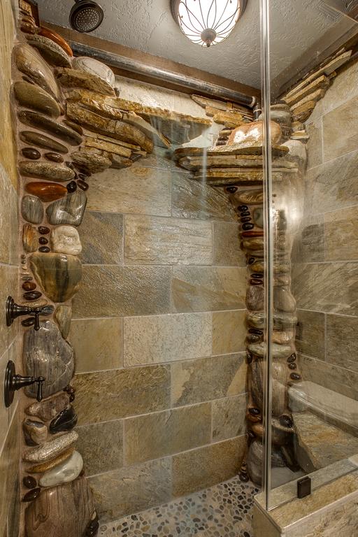 Storybook Riverside Inn - thumb 3