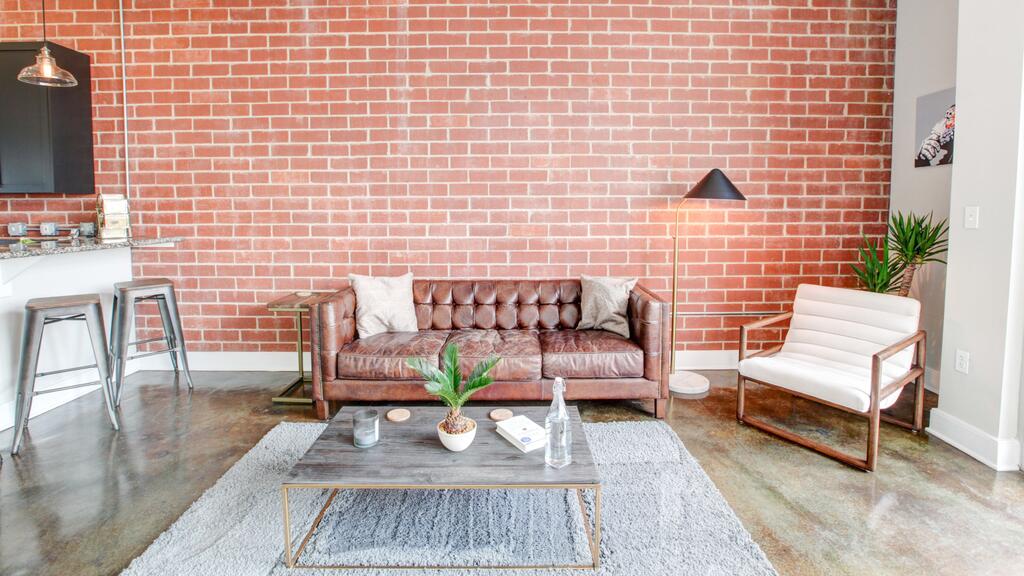 Studio, West Trade Street - thumb 1