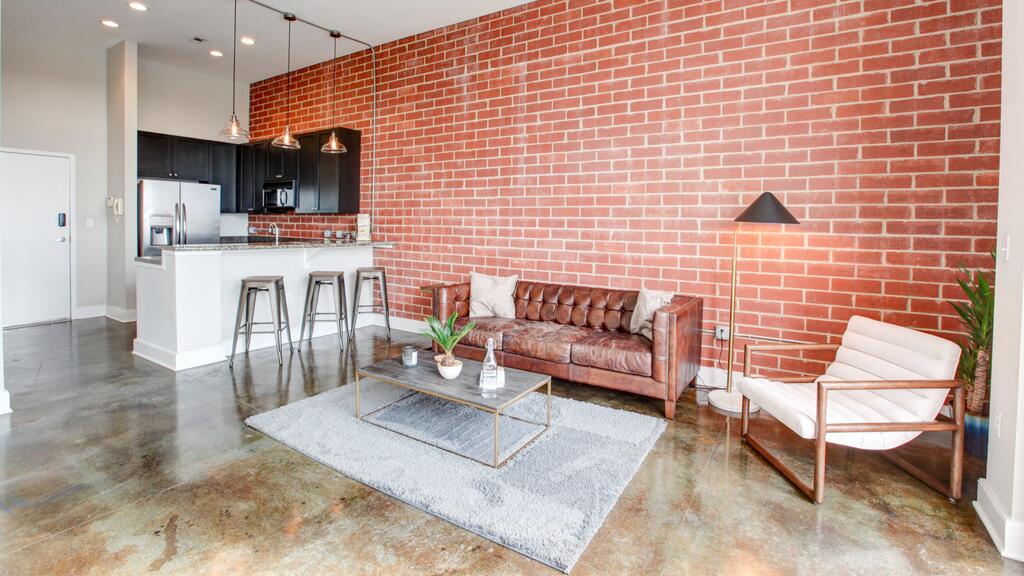 Studio, West Trade Street - thumb 3