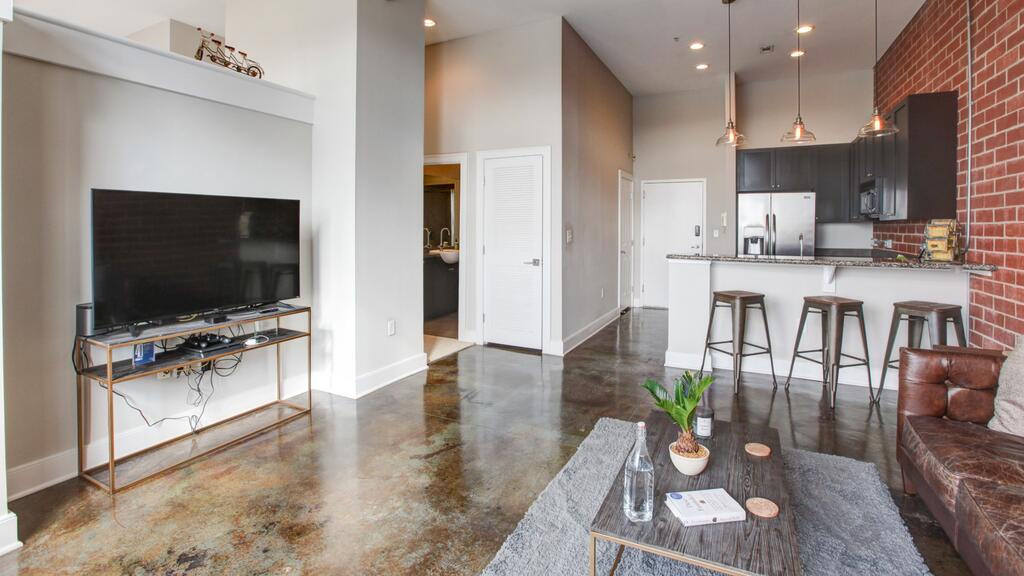 Studio, West Trade Street - thumb 0