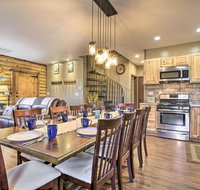 Stylish Creekside Cabin with Deck  Fire Pit - Accommodation Seattle