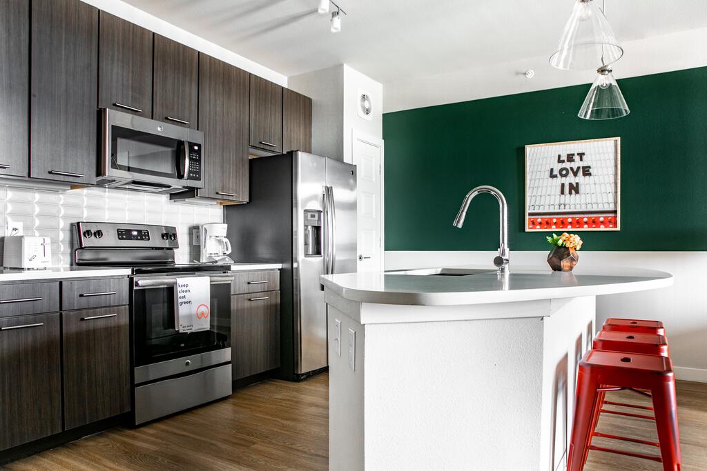 Stylish North Austin Apartments By WanderJaunt - thumb 1