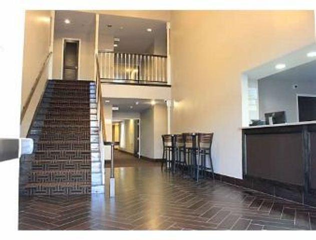 Super 8 By Wyndham Madison - thumb 3