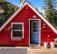Swedish Cottage on Fall River - Accommodation Seattle