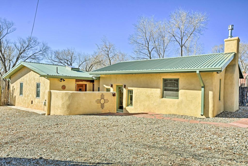 Taos House With Yard - Walk To Historic Taos Plaza! - thumb 2