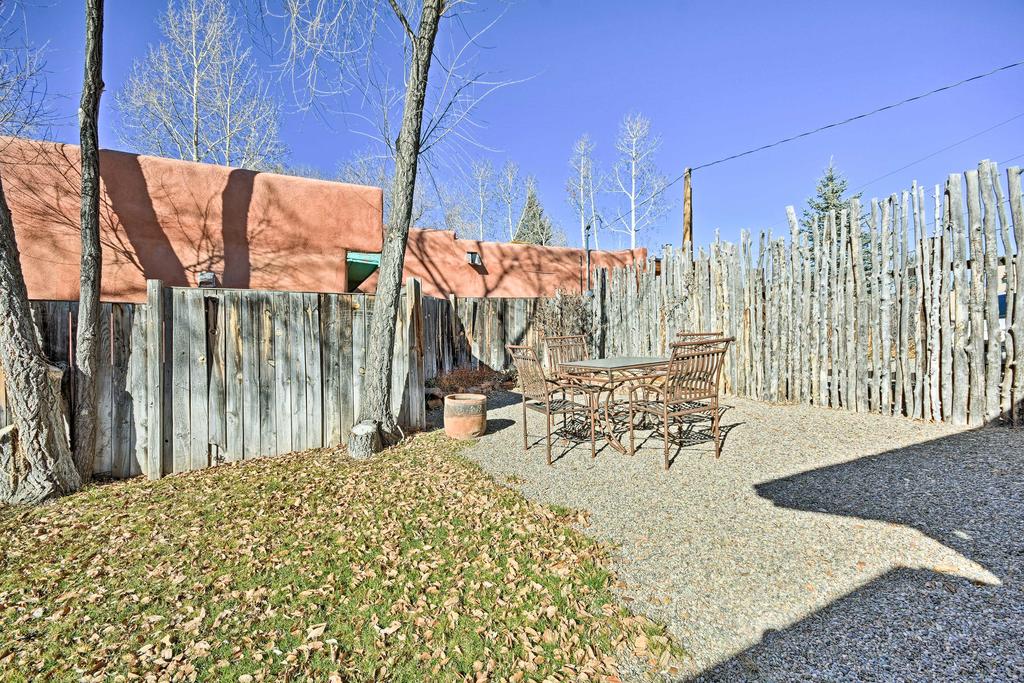 Taos House With Yard - Walk To Historic Taos Plaza! - thumb 1