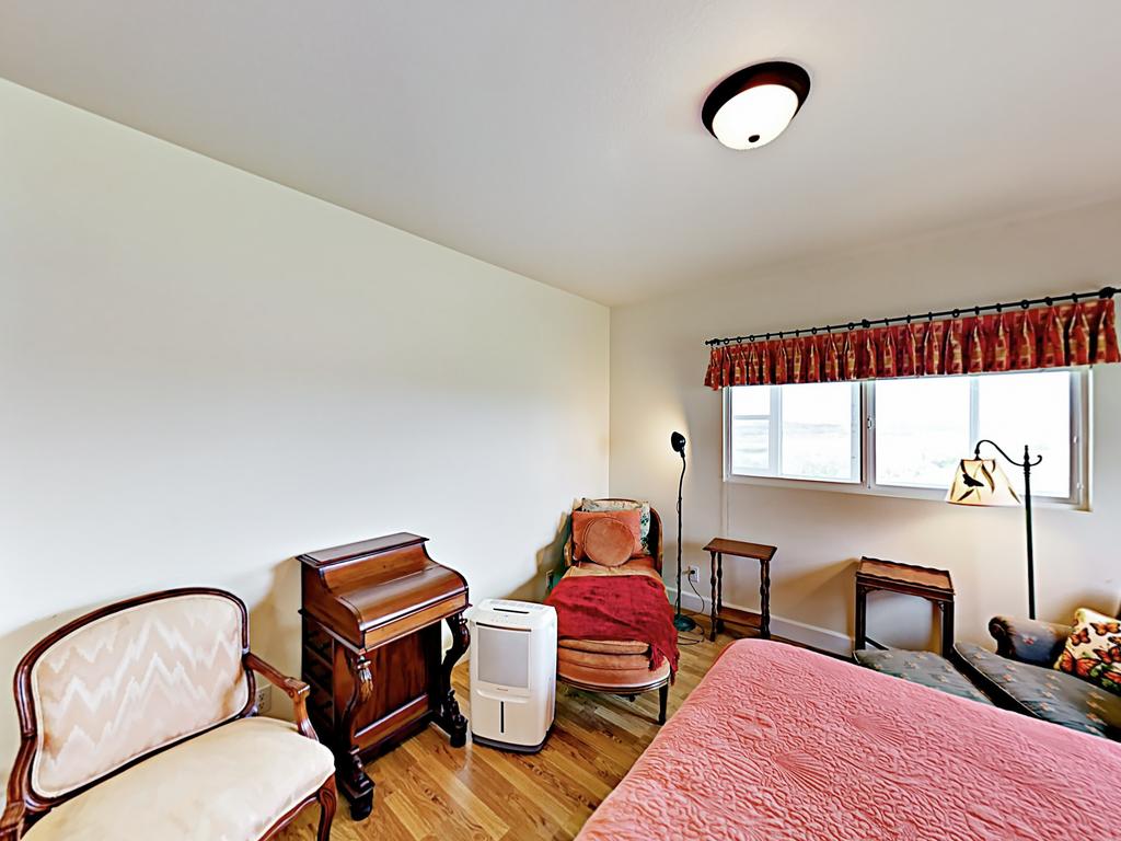 The Chalet: All-Suite 2Br, Nestled On 1,700 Acres Home - thumb 3