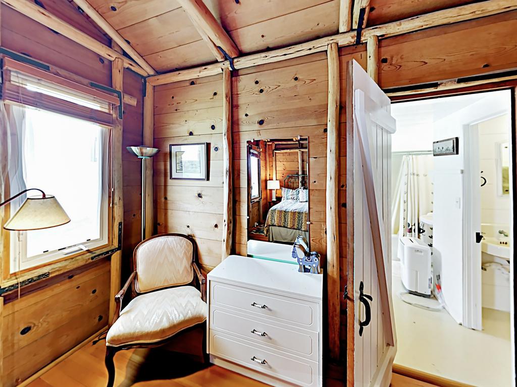 The Chalet: All-Suite 2Br, Nestled On 1,700 Acres Home - thumb 2