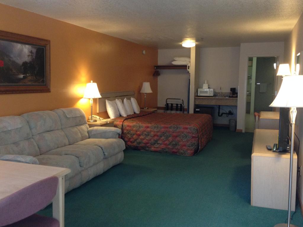 Timberland Inn & Suites - thumb 1
