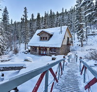 Tranquil Creekside Home - Ski Hike  Fish On-Site - Accommodation Seattle