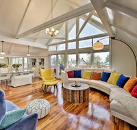 Upscale Home with Hot Tub 1 Mi to Puget Sound - Accommodation Seattle