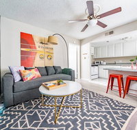 WanderJaunt - North University Apts - Accommodation Seattle