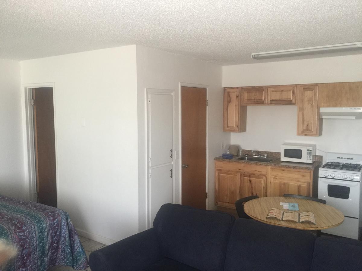 Little Daisy Motel - thumb 37