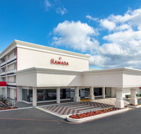 Ramada by Wyndham Texarkana - Accommodation Seattle