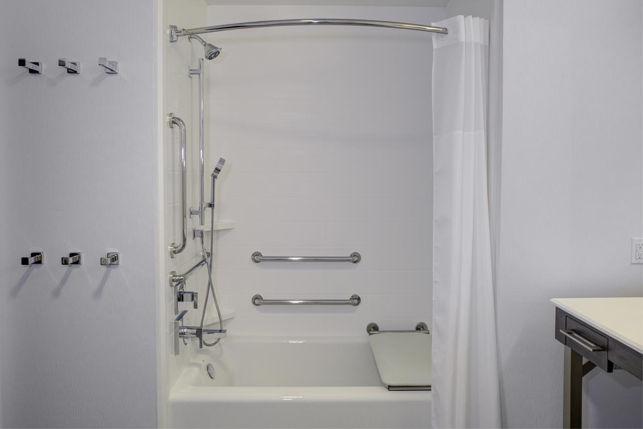 Hampton Inn & Suites Irvine/Orange County Airport - thumb 8