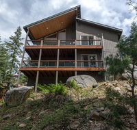 Falcons Nest Upstairs - 3BR/3BA Home - Accommodation Seattle