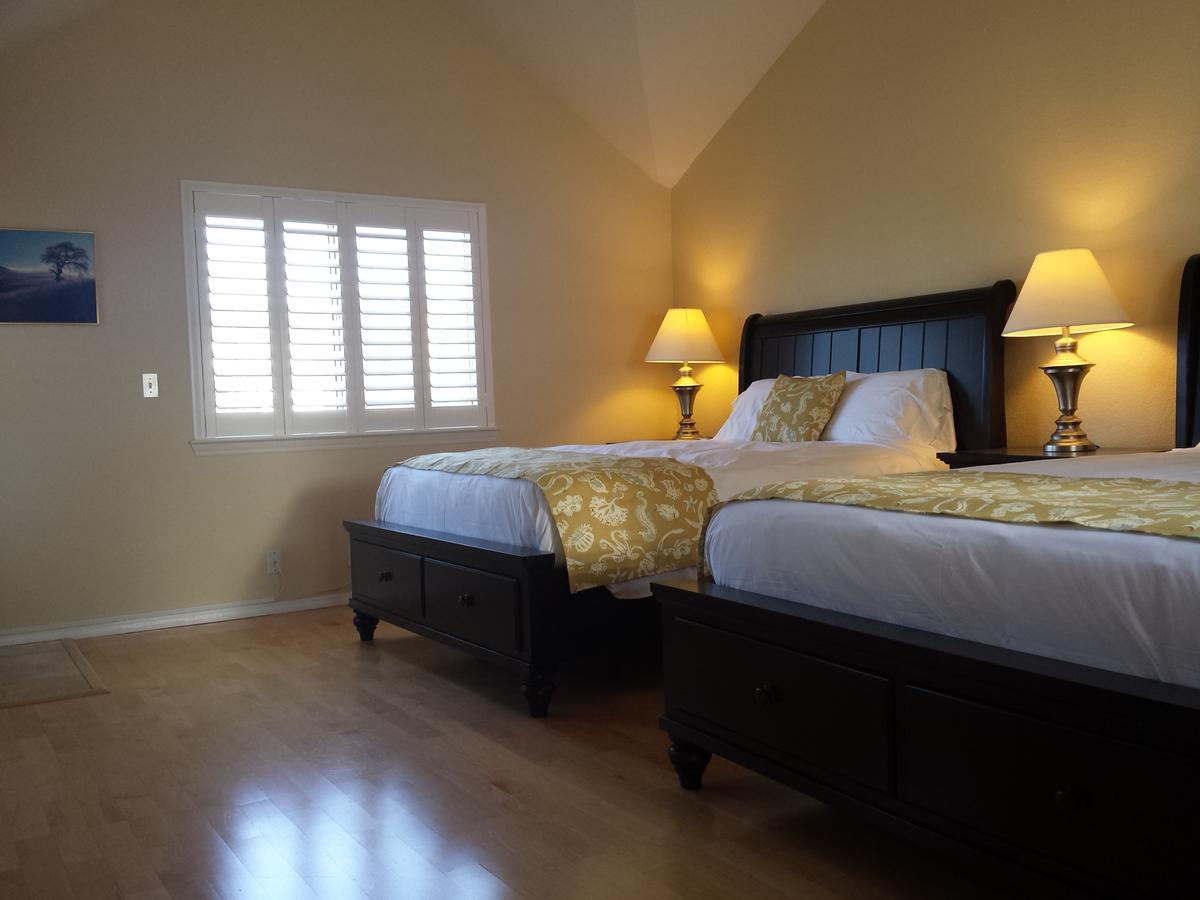 239 Park Avenue Two-Bedroom Apartment - thumb 13